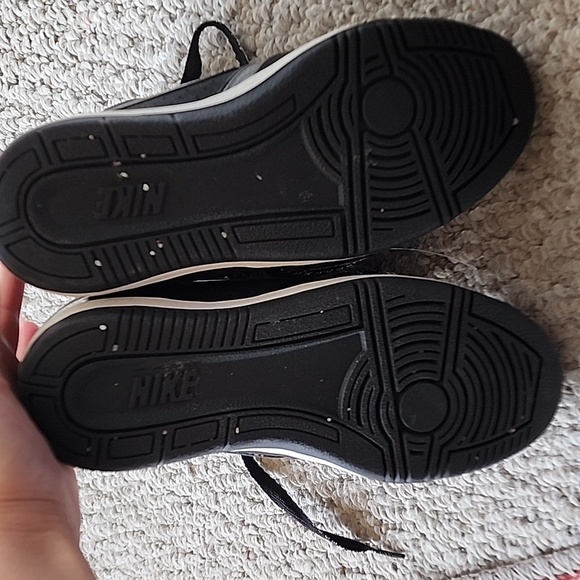 Nike Force Platform Sneaker - Picture 4 of 6